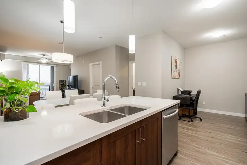 306 20826 72 AVENUE - photo 3 of 37