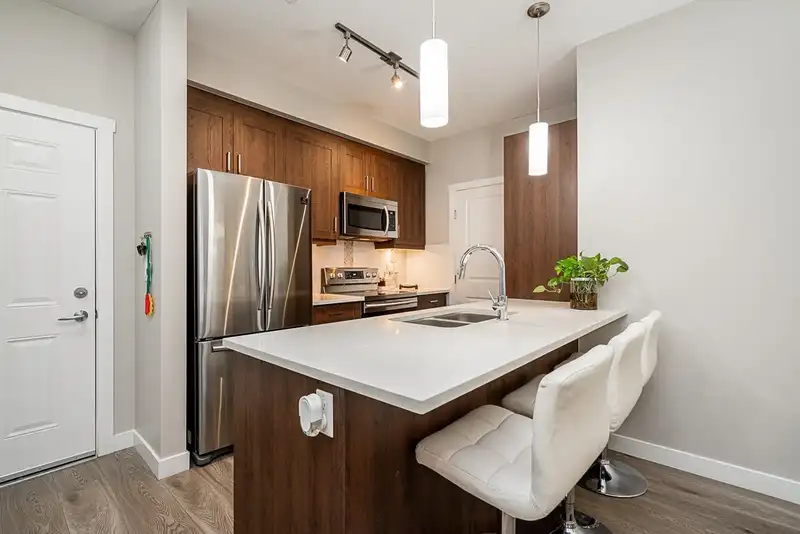 306 20826 72 AVENUE - photo 4 of 37