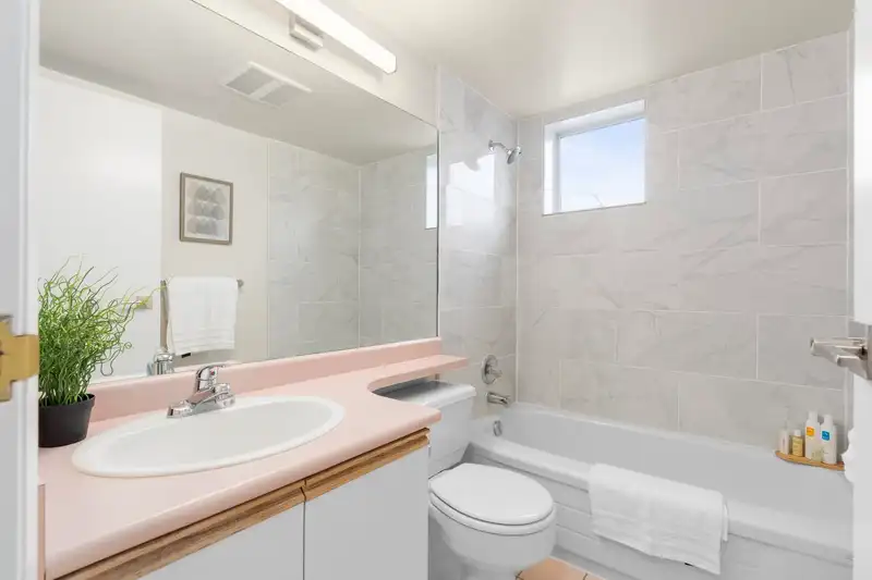 301 1771 NELSON STREET - photo 4 of 6