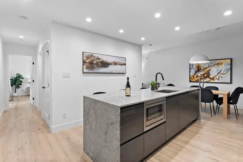 507 3131 MURRAY STREET - photo 2 of 27