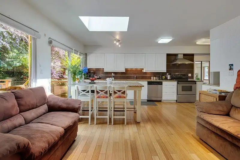1240 EASTVIEW ROAD - photo 3 of 40