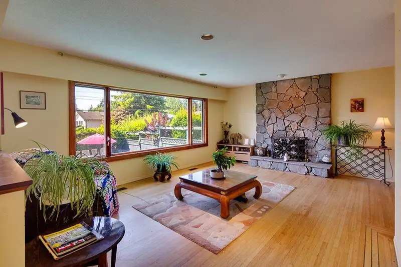 1240 EASTVIEW ROAD - photo 4 of 40