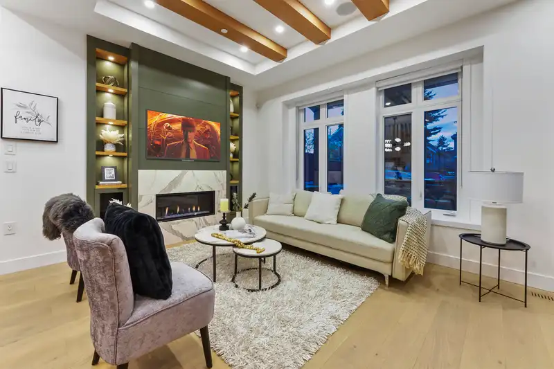 1 1322 E 13TH AVENUE - photo 2 of 34