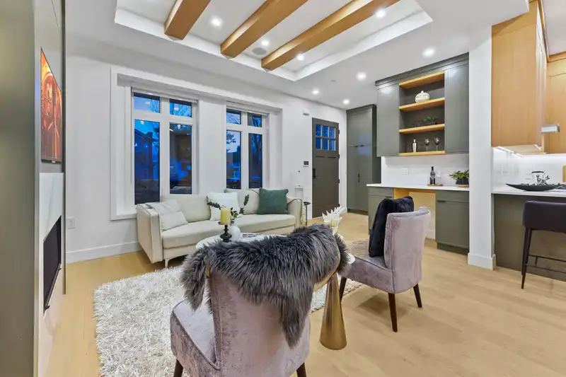 1 1322 E 13TH AVENUE - photo 4 of 34