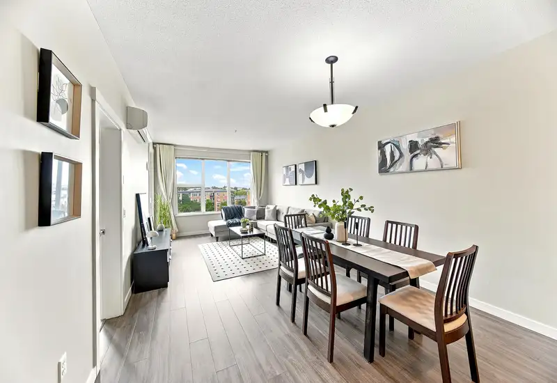 613 9399 ALEXANDRA ROAD - photo 2 of 37