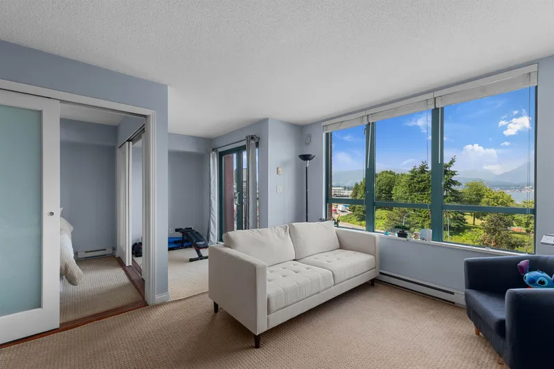 604 55 ALEXANDER STREET - photo 3 of 25