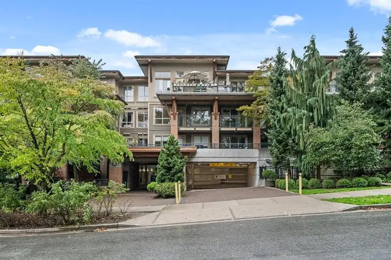 332 1633 MACKAY AVENUE - photo 1 of 1