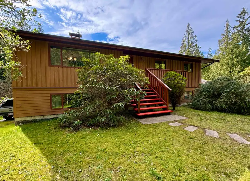 299 KING ROAD - photo 2 of 29