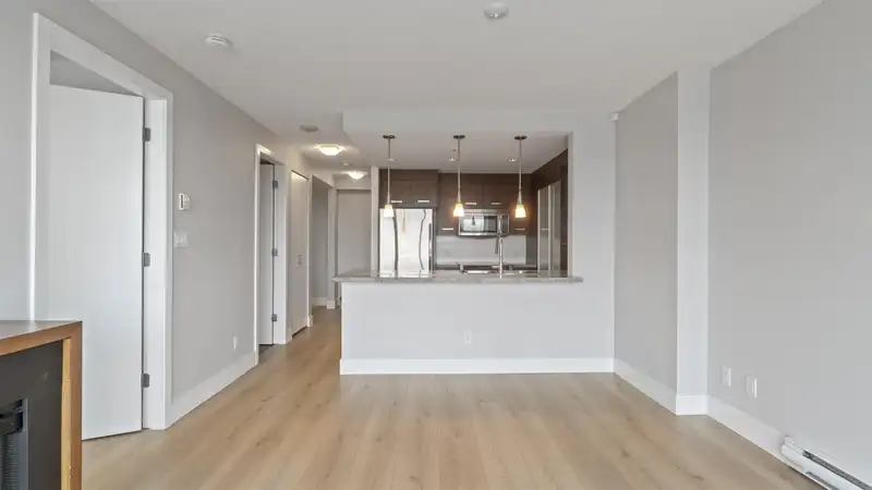 806 2959 GLEN DRIVE - photo 4 of 23