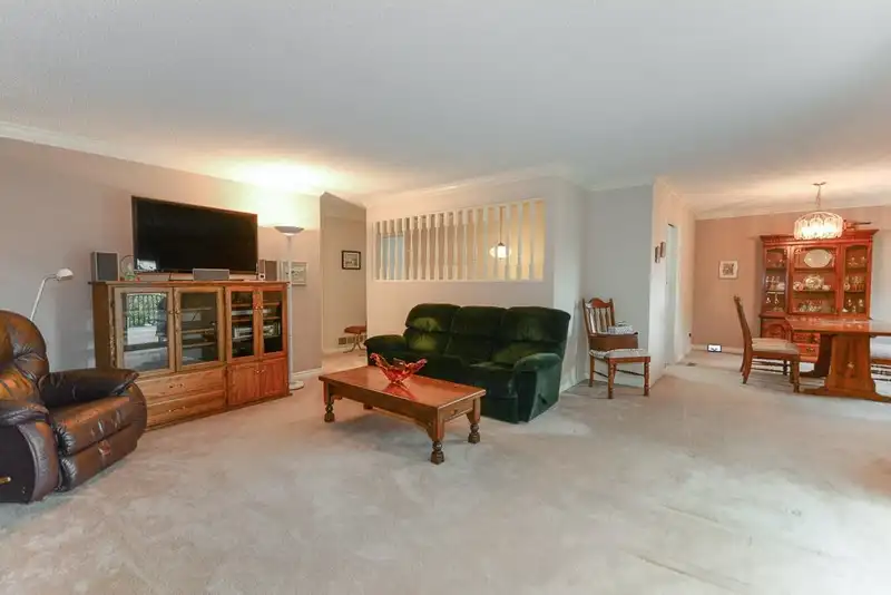 6720 GOLDSMITH DRIVE - photo 4 of 31