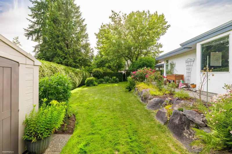 10994 64A AVENUE - photo 3 of 32