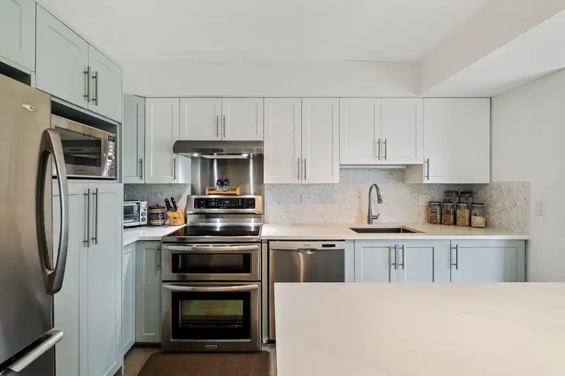 106 1140 CASTLE CRESCENT - photo 2 of 31