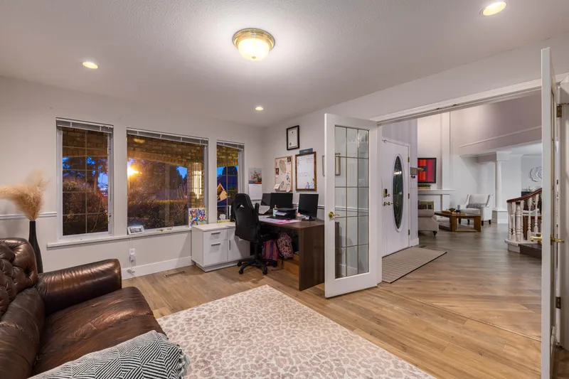 4702 STAHAKEN COURT - photo 2 of 25