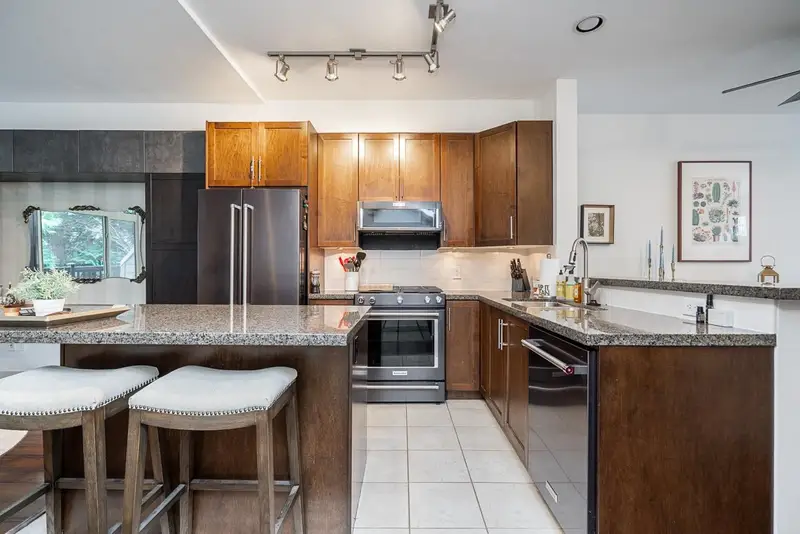 32 15151 34 AVENUE - photo 3 of 25