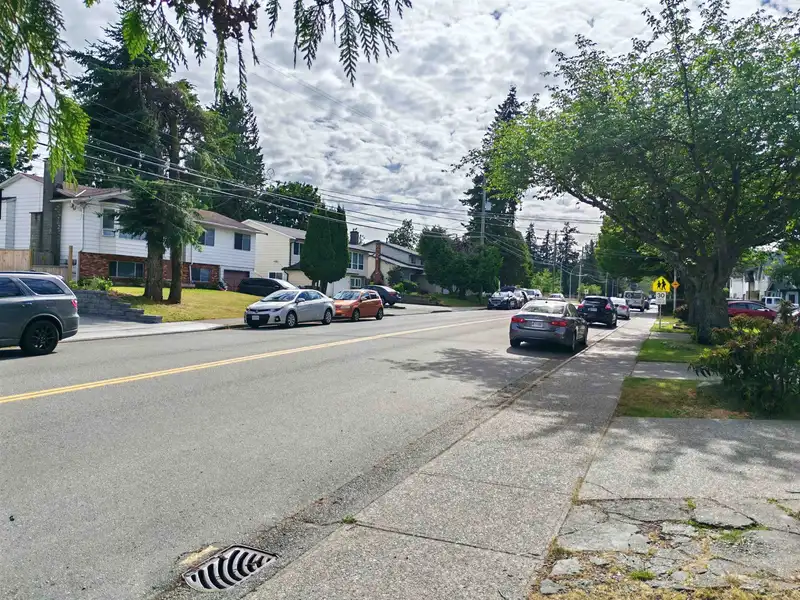 15077 98 AVENUE - photo 2 of 4