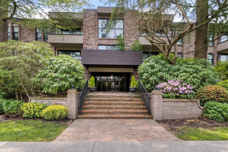 305 1266 W 13TH AVENUE - photo 3 of 25