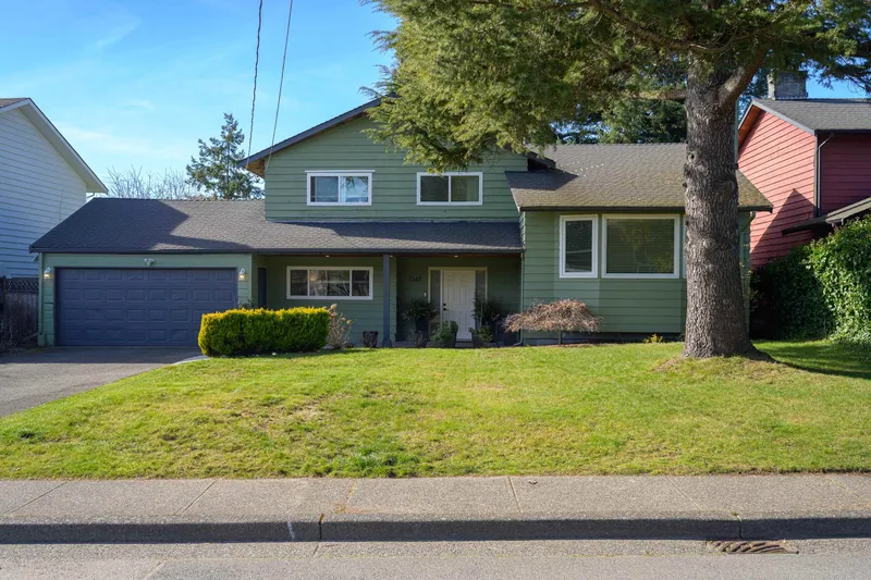 1345 53A STREET - photo 3 of 25