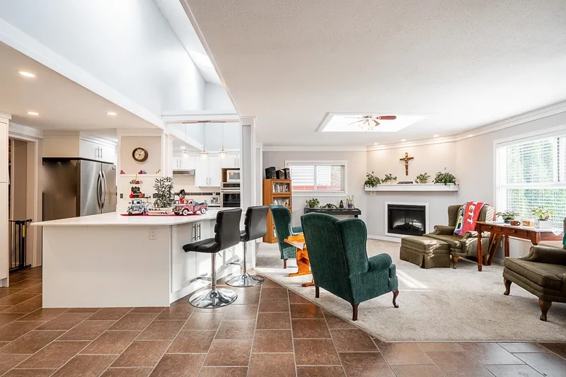 6064 BROOKS CRESCENT - photo 4 of 19