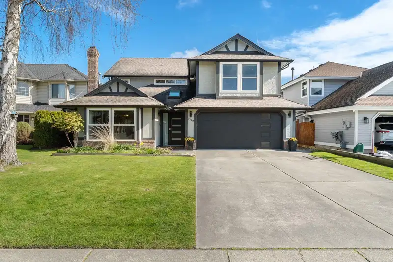 5349 LAUREL WAY - photo 1 of 37