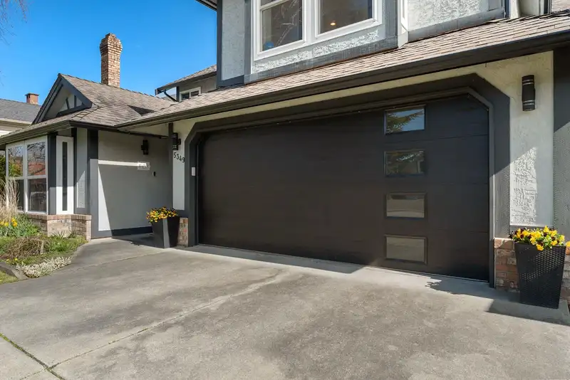 5349 LAUREL WAY - photo 2 of 37