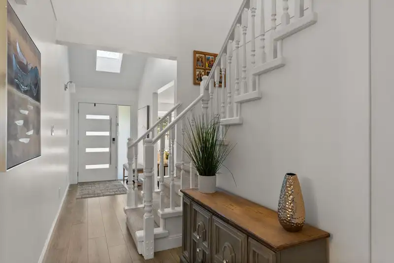 5349 LAUREL WAY - photo 4 of 37