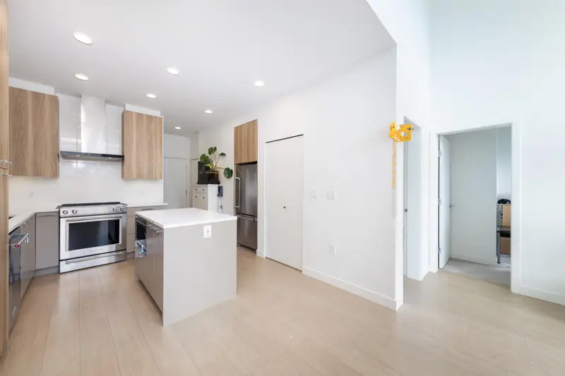 607 7588 16TH STREET - photo 4 of 25