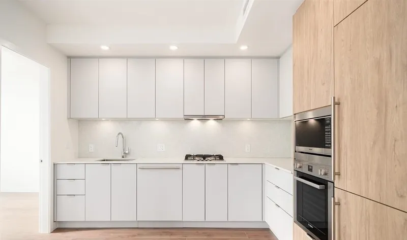 2203 537 COTTONWOOD AVENUE - photo 1 of 25