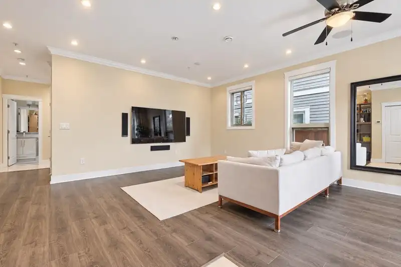 3895 DUMFRIES STREET - photo 4 of 25