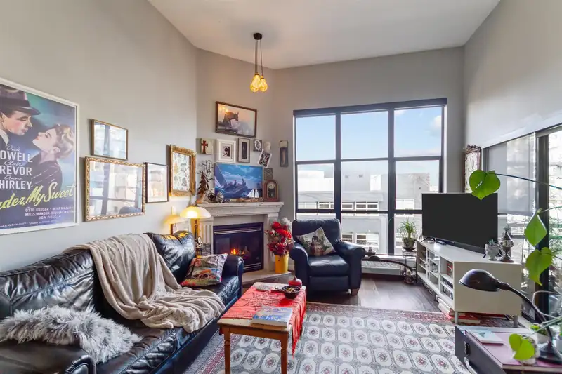 403 2181 W 10TH AVENUE - photo 1 of 21
