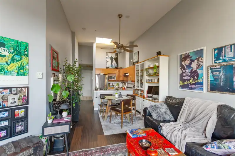 403 2181 W 10TH AVENUE - photo 4 of 21