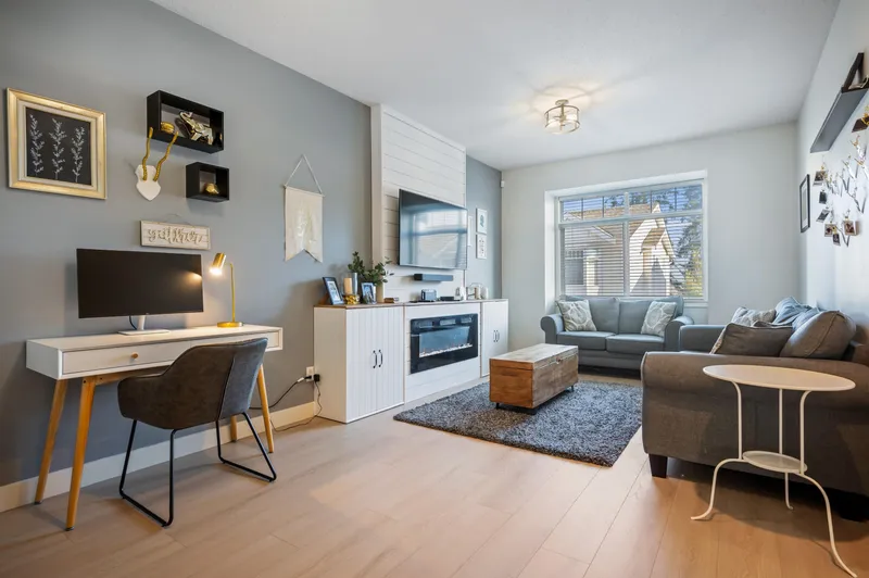 39 19551 66 AVENUE - photo 2 of 25