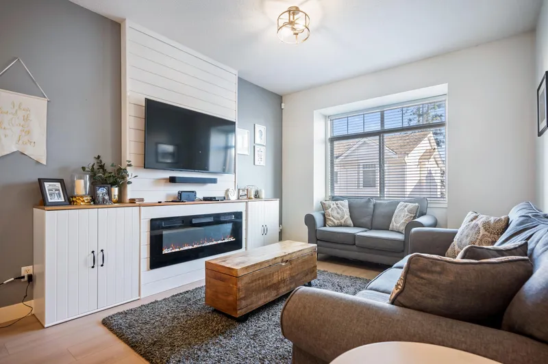 39 19551 66 AVENUE - photo 3 of 25