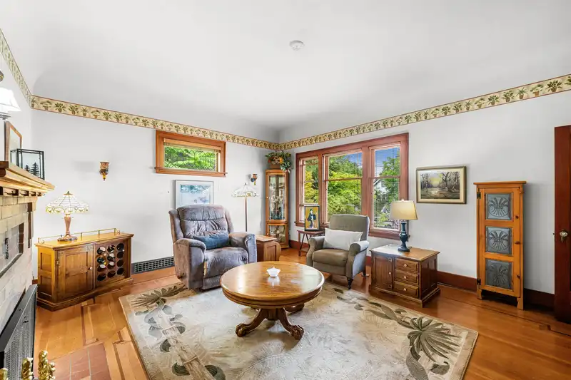818 LONDON STREET - photo 3 of 34