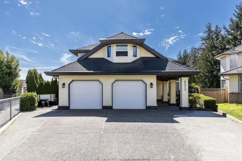 8573 142 STREET - photo 1 of 40