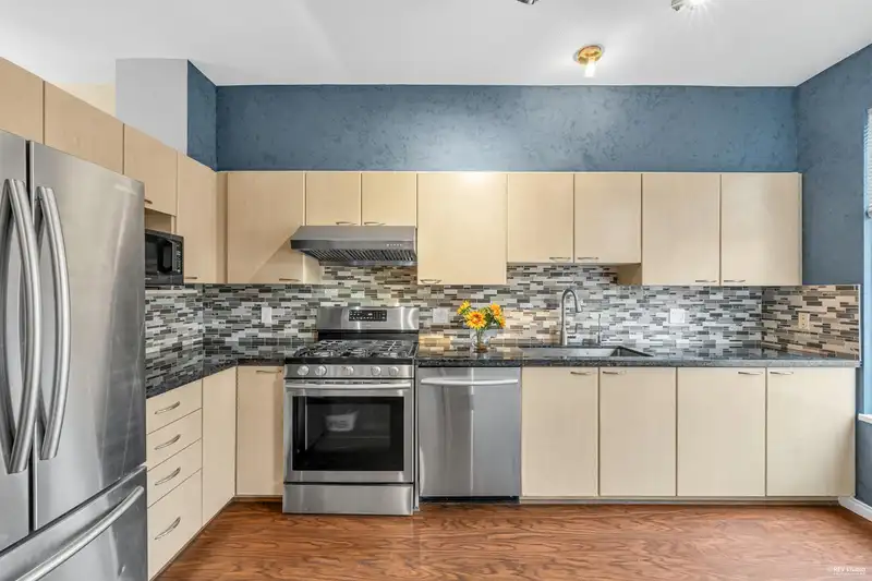 88 3711 ROBSON COURT - photo 4 of 37