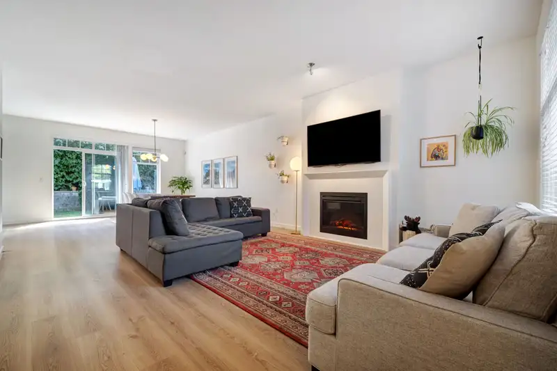 41 10500 DELSOM CRESCENT - photo 3 of 40
