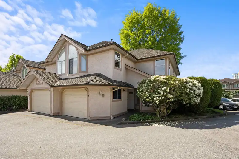 16 3471 REGINA AVENUE - photo 2 of 33