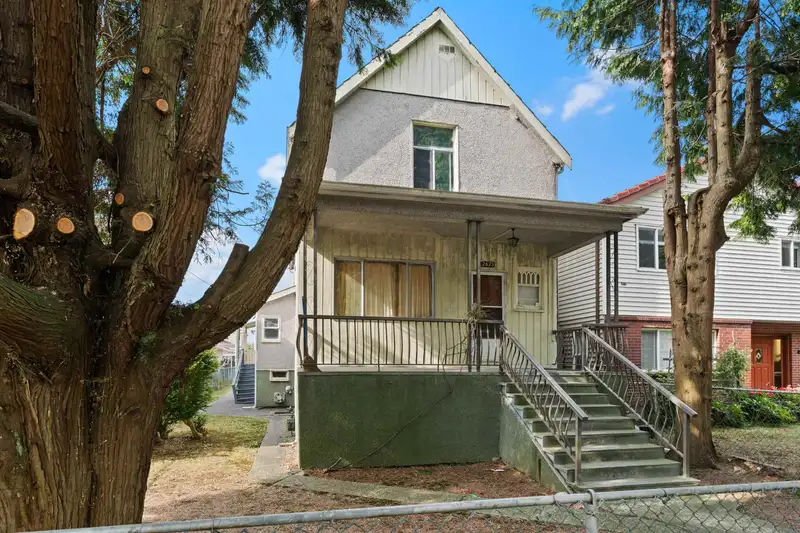 2673 PANDORA STREET - photo 3 of 23
