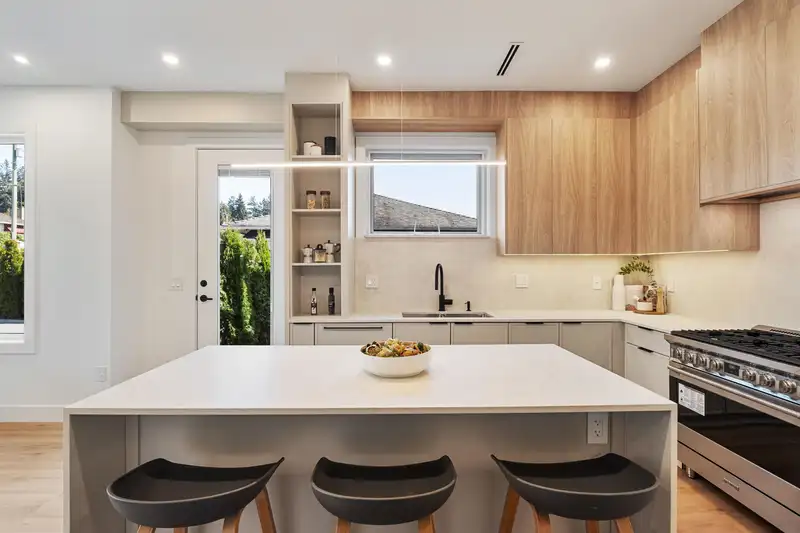102 1132 MADORE AVENUE - photo 3 of 26