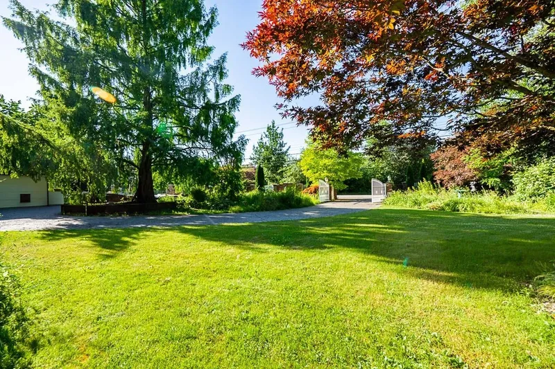 22696 132 AVENUE - photo 2 of 25