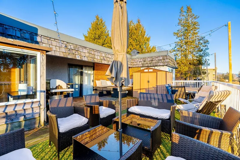 401 5340 HASTINGS STREET - photo 3 of 25