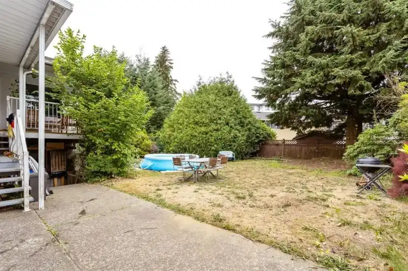 711 N MORRISON AVENUE - photo 4 of 12