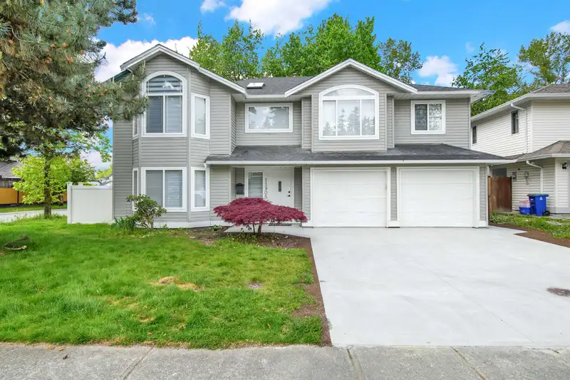 11905 237TH STREET - photo 1 of 39