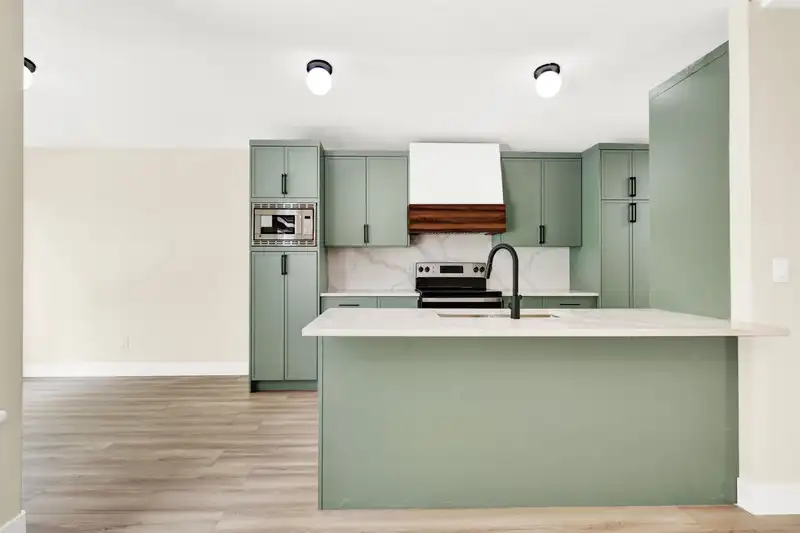 11905 237TH STREET - photo 2 of 39