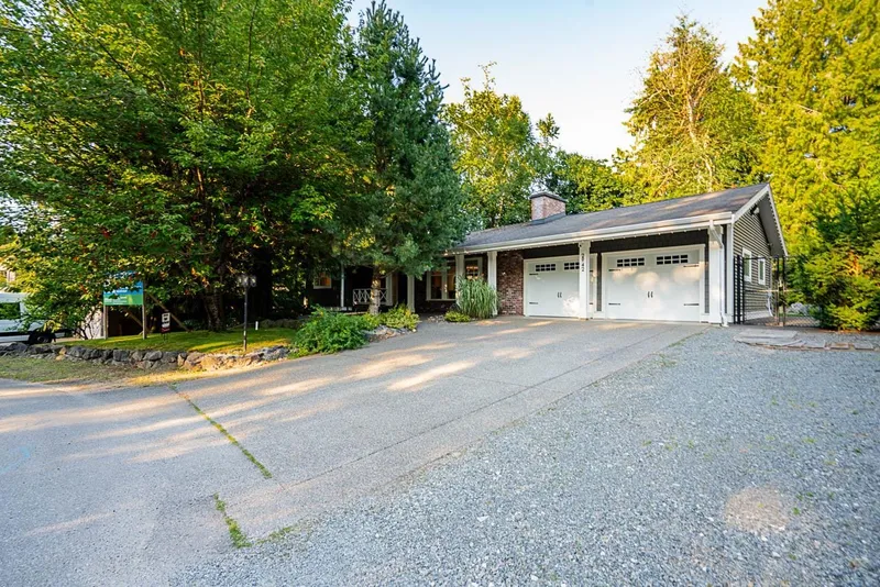 2942 PALM CRESCENT - photo 1 of 25