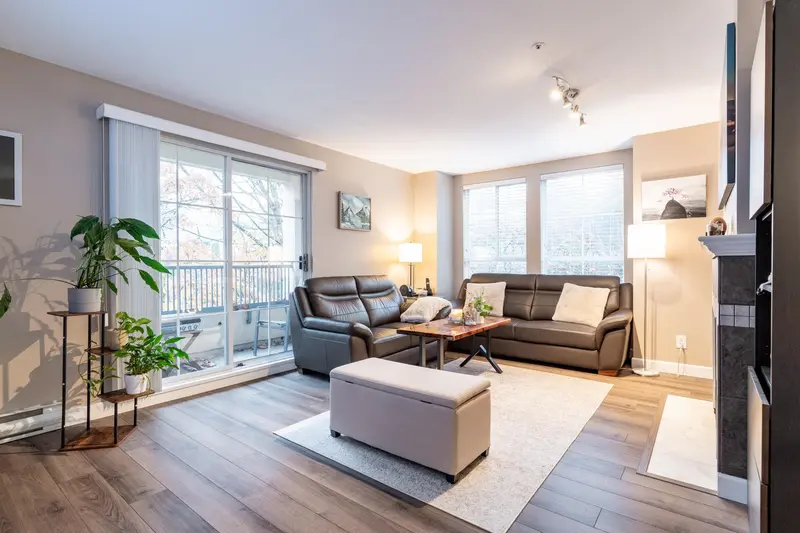 219 295 SCHOOLHOUSE STREET - photo 2 of 22