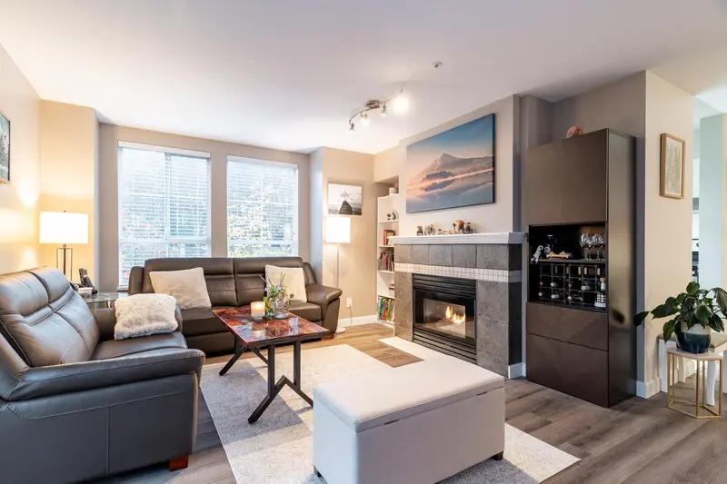 219 295 SCHOOLHOUSE STREET - photo 3 of 22