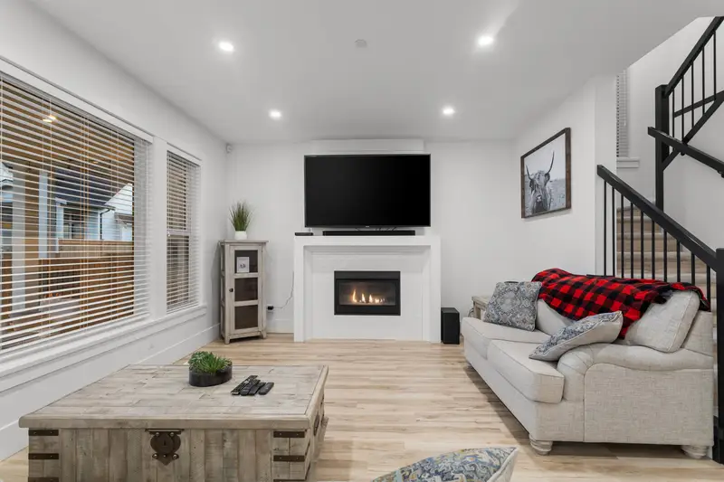 39 46211 PROMONTORY ROAD - photo 3 of 25