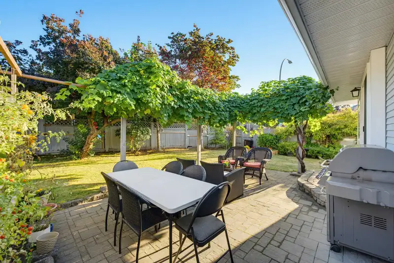 21556 86A CRESCENT - photo 4 of 40