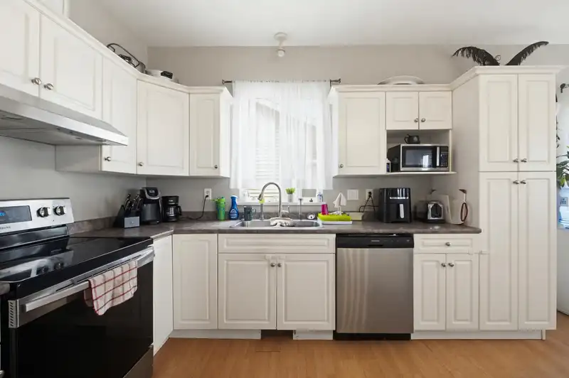 33614 3 AVENUE - photo 3 of 40